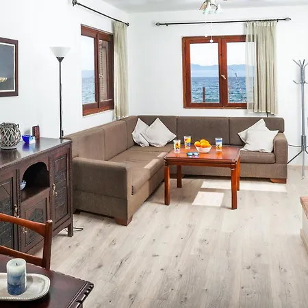Ferienhaus Karnagio Seafront In Agria