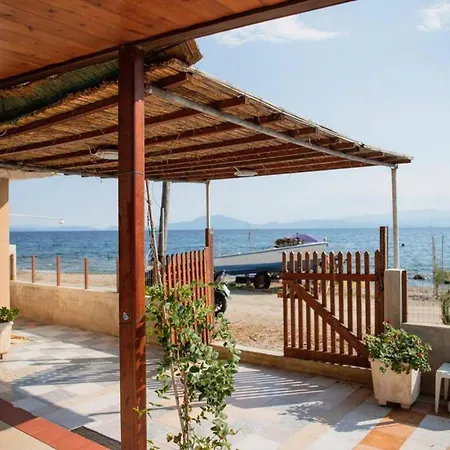 Ferienhaus Karnagio Seafront In Agria Káto Lekhónia