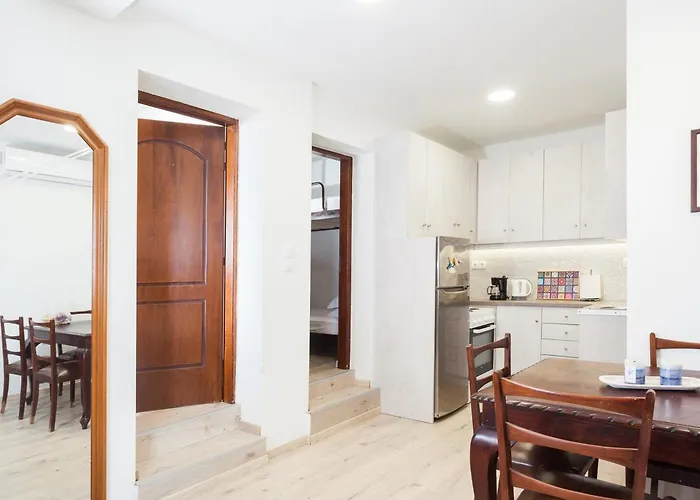 Case de vacanță Karnagio Seafront In Agria *