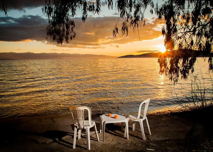 Karnagio Seafront In Agria * Káto Lekhónia