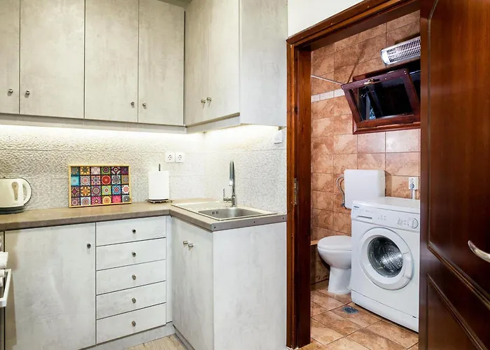 Karnagio Seafront In Agria