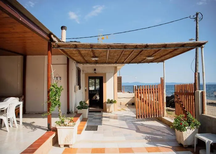 Case de vacanță Karnagio Seafront In Agria Káto Lekhónia